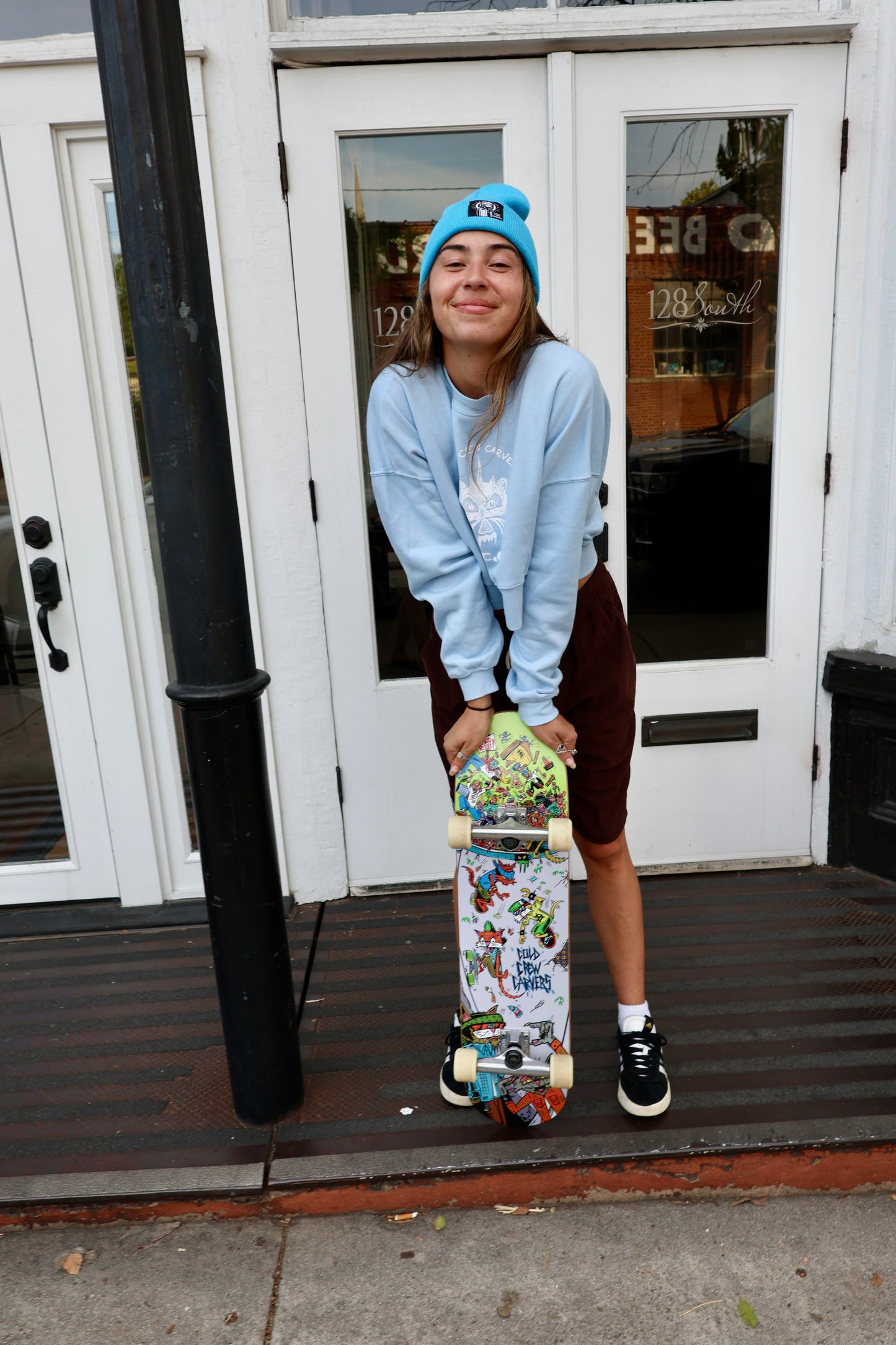 Cropped Kitty Scull Graphic Sweatshirt in Light Blue